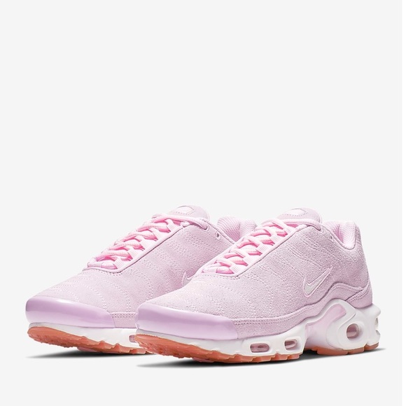 nike air max plus baby pink